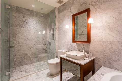 Condo in Bangkok, Thailand, 1 bedroom  № 143306 - photo 14