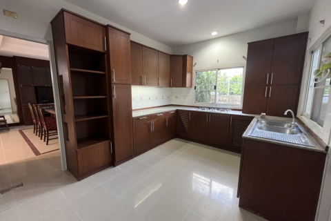 House in Watthana, Bangkok, Thailand 6 bedrooms № 156581 - photo 8