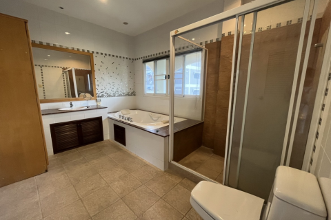 House in Watthana, Bangkok, Thailand 6 bedrooms № 156581 - photo 5