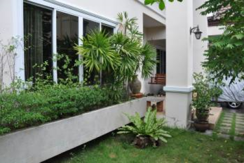 House in Watthana, Bangkok, Thailand 6 bedrooms № 156581 - photo 11