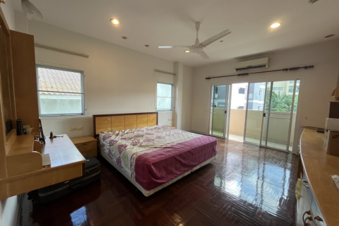 House in Watthana, Bangkok, Thailand 6 bedrooms № 156581 - photo 4
