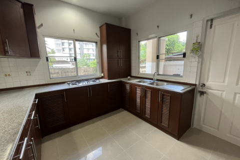 House in Watthana, Bangkok, Thailand 6 bedrooms № 156581 - photo 7