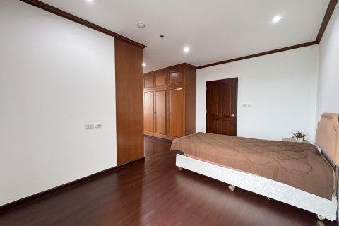 Condo à Chatuchak, Bangkok, Thaïlande, 3 chambres  № 156582 - photo 12