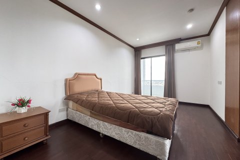 Condo à Chatuchak, Bangkok, Thaïlande, 3 chambres  № 156582 - photo 11