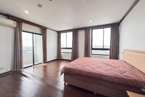 Condo à Chatuchak, Bangkok, Thaïlande, 3 chambres  № 156582 - photo 14