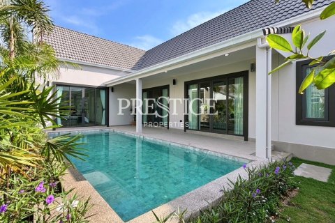 House in Pattaya, Thailand 3 bedrooms № 197765