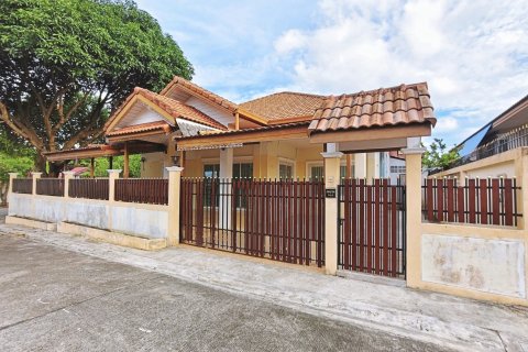 Дом в Паттайе, Таиланд с 3 спальнями  № 147718 - фото 1