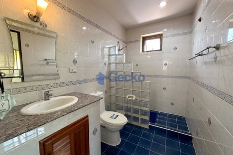 House in Pattaya, Thailand 4 bedrooms № 197100 - photo 19