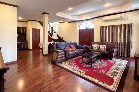House in Pattaya, Thailand 4 bedrooms № 197100 - photo 10