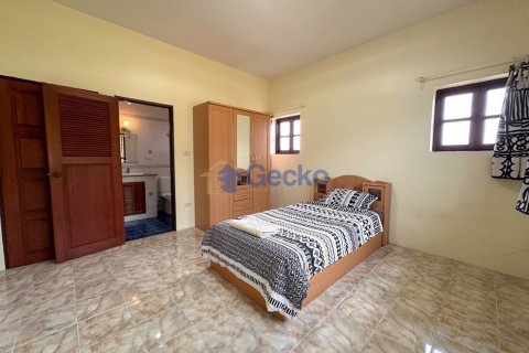 House in Pattaya, Thailand 4 bedrooms № 197100 - photo 20
