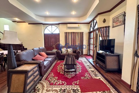 House in Pattaya, Thailand 4 bedrooms № 197100 - photo 11