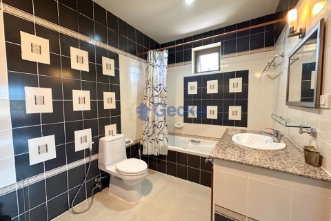 House in Pattaya, Thailand 4 bedrooms № 197100 - photo 23