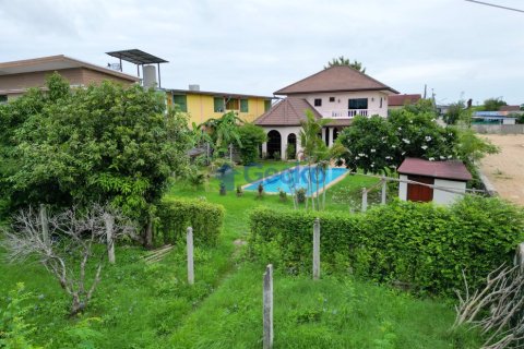 House in Pattaya, Thailand 4 bedrooms № 197100 - photo 2