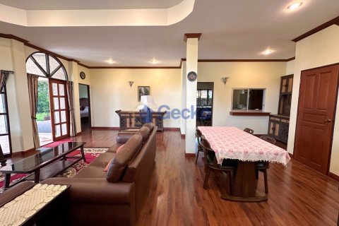 House in Pattaya, Thailand 4 bedrooms № 197100 - photo 26