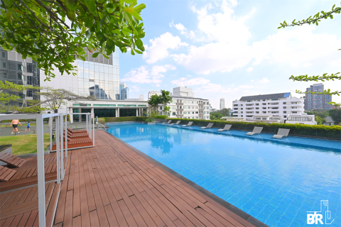 Condo in Bangkok, Thailand, 3 bedrooms  № 185195