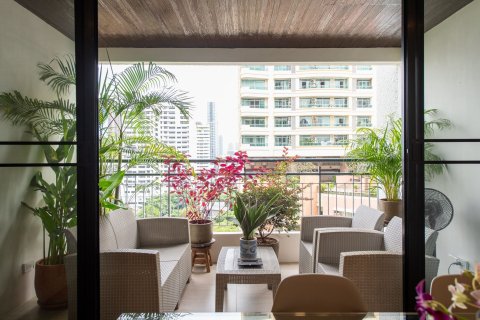 Condo in Watthana, Bangkok, Thailand, 2 bedrooms № 156465 - photo 4