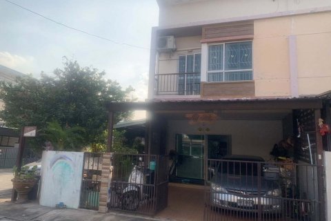 Townhouse in Suan Luang, Bangkok, Thailand 3 bedrooms № 156462 - photo 11