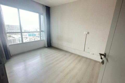 Condo in Bangkok, Thailand, 2 bedrooms  № 157673 - photo 5