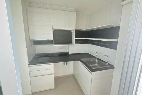 Condo in Bangkok, Thailand, 2 bedrooms  № 157673 - photo 4