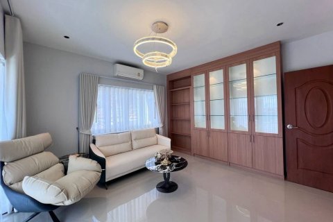 Villa in Pattaya, Thailand 5 Schlafzimmer № 222786 - Foto 8