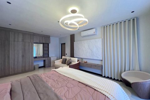 Villa in Pattaya, Thailand 5 Schlafzimmer № 222786 - Foto 14