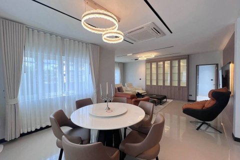 Villa in Pattaya, Thailand 5 Schlafzimmer № 222786 - Foto 9