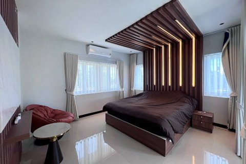 Villa in Pattaya, Thailand 5 Schlafzimmer № 222786 - Foto 11