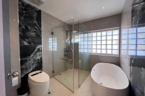 Villa in Pattaya, Thailand 5 Schlafzimmer № 222786 - Foto 18