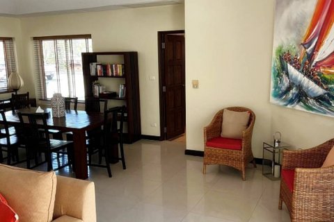 Villa in Kathu, Thailand 3 bedrooms № 144652 - photo 2