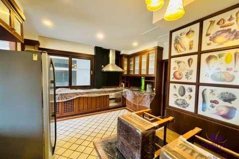 House in Chiang Mai, Thailand 6 bedrooms № 171308 - photo 14