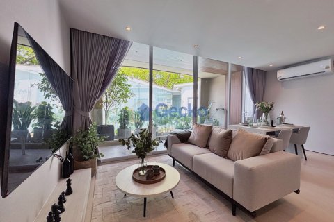 Condo in Pattaya, Thailand, 2 bedrooms  № 196085