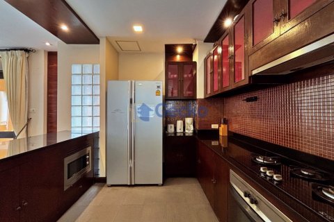 House in Pattaya, Thailand 5 bedrooms № 196080 - photo 16