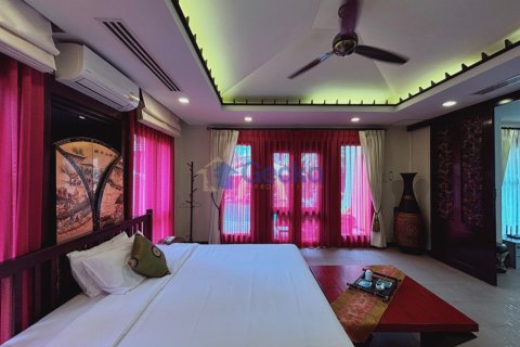 House in Pattaya, Thailand 5 bedrooms № 196080 - photo 26
