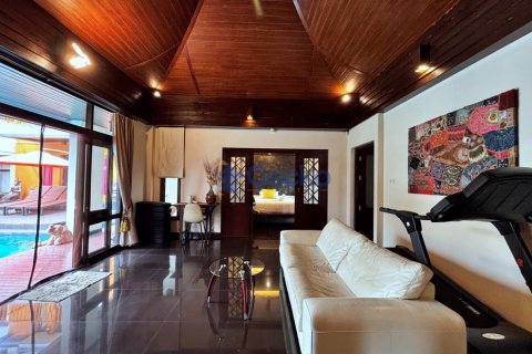 House in Pattaya, Thailand 5 bedrooms № 196080 - photo 23