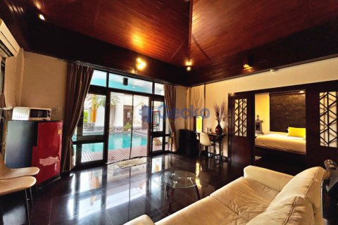 House in Pattaya, Thailand 5 bedrooms № 196080 - photo 24