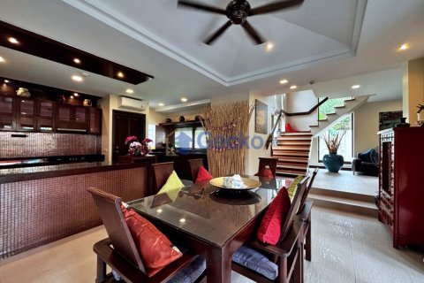House in Pattaya, Thailand 5 bedrooms № 196080 - photo 13