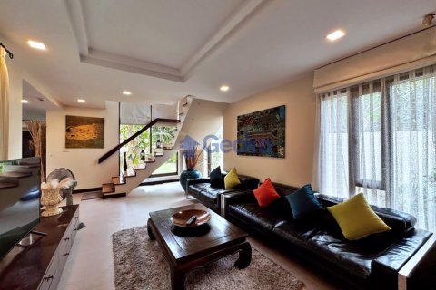House in Pattaya, Thailand 5 bedrooms № 196080 - photo 17