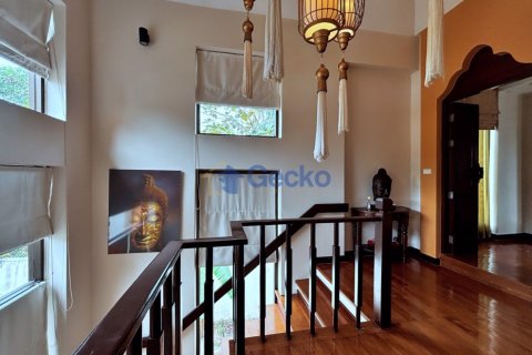 House in Pattaya, Thailand 5 bedrooms № 196080 - photo 28