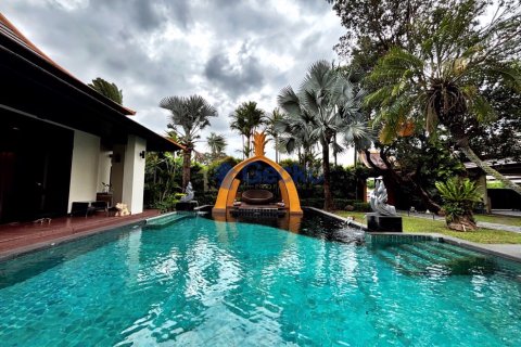 House in Pattaya, Thailand 5 bedrooms № 196080 - photo 8