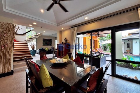 House in Pattaya, Thailand 5 bedrooms № 196080 - photo 14