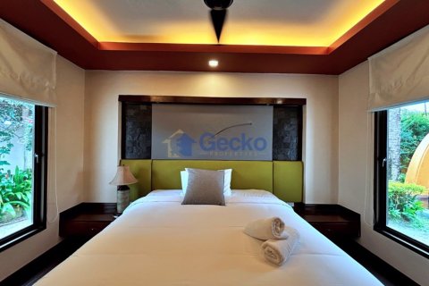 House in Pattaya, Thailand 5 bedrooms № 196080 - photo 21