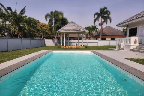 Вилла в Паттайе, Таиланд с 4 комнатами  № 159914 - фото 17