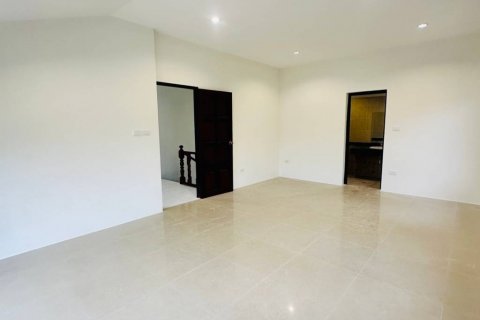 Дом в Чалонге, Таиланд с 3 спальнями  № 120208 - фото 4