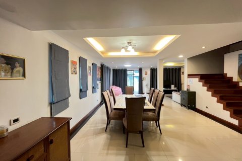 Villa in Pattaya, Thailand 3 bedrooms № 173907 - photo 5