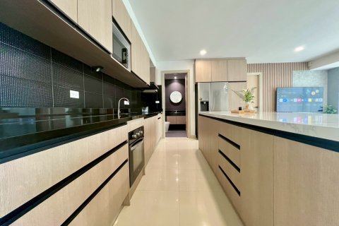 Appartement à Pattaya, Thaïlande 5 chambres № 173906 - photo 3