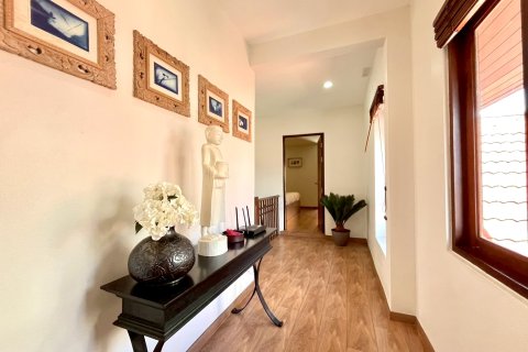 Villa in Pattaya, Thailand 4 Schlafzimmer № 173908 - Foto 26