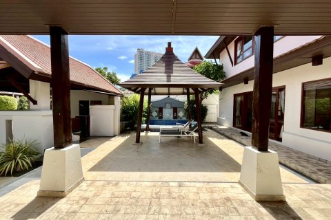 Villa in Pattaya, Thailand 4 Schlafzimmer № 173908 - Foto 3