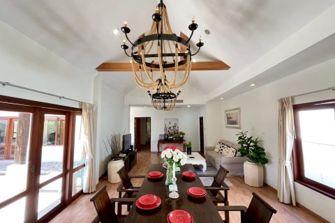 Villa in Pattaya, Thailand 4 Schlafzimmer № 173908 - Foto 12