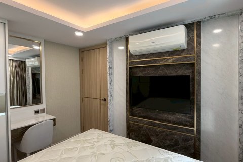 Apartamento de 2 habitaciones en Pattaya, Tailandia № 234123 - foto 11