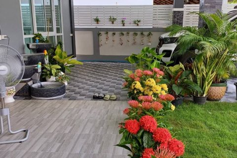 House in Nakhon Ratchasima, Thailand 5 bedrooms № 152787 - photo 3